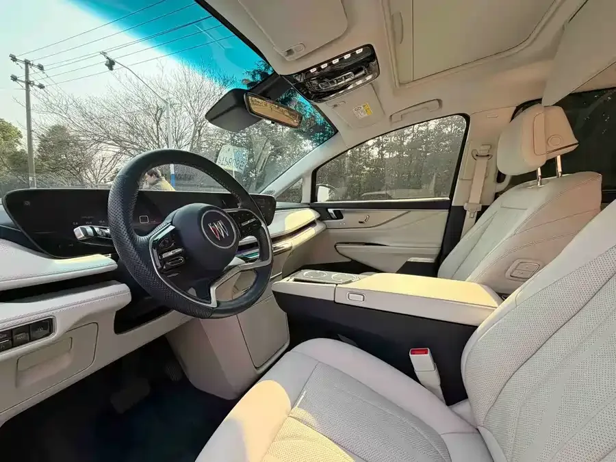 Buick GL8 New Energy 2024 Lu Zun Luxury Edition 6 Seaters 2024 — миниатюра 2