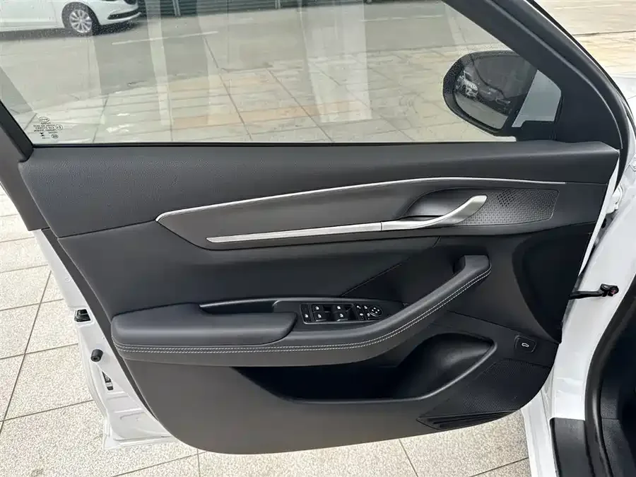 BYD destroyer 05 Destroyer 05 2024 Glory Edition DM-i 120KM Luxury 2024 — миниатюра 4