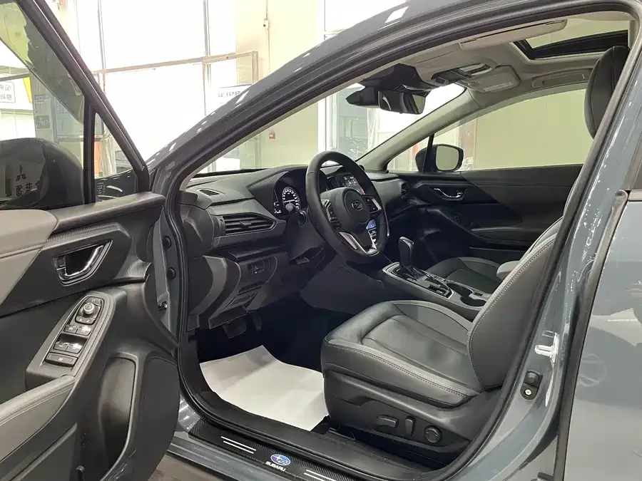 Subaru Leopard 2024 Xabao 2.5i AWD Luxury Edition EyeSight 2024 — миниатюра 4