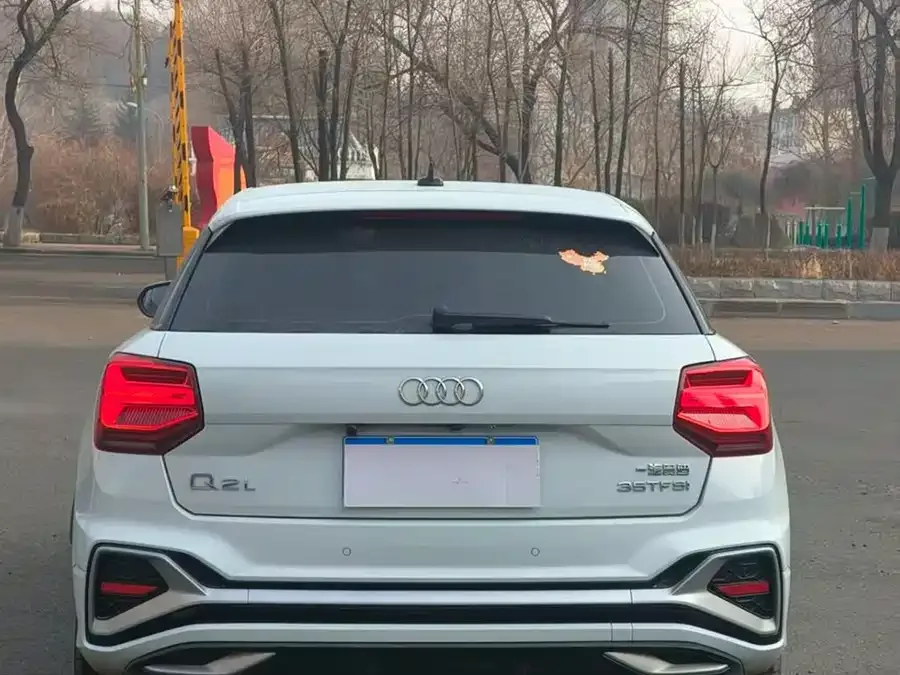 Audi Q2L 2021 35 TFSI Fashion Dynamic Edition 2022 — миниатюра 2