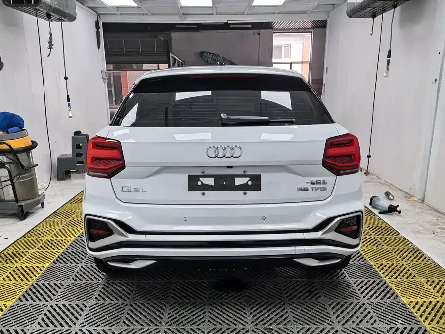 Audi Q2L 2022 35 TFSI Fashion Dynamic Edition 2023 — миниатюра 2