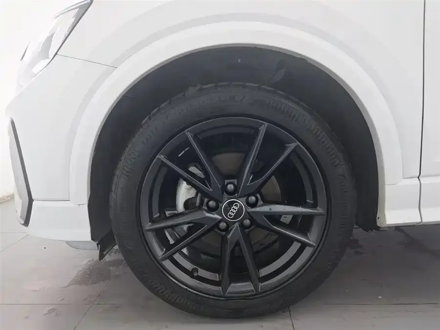 Audi Q2L 2022 35 TFSI aggressive and dynamic model 2022 — миниатюра 5