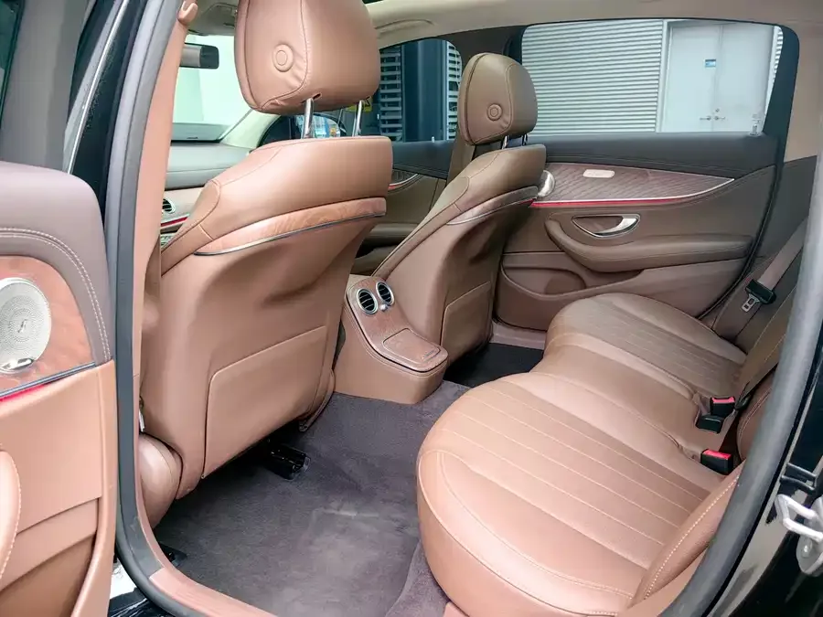 Mercedes-Benz E-class new energy Mercedes-Benz E-Class New Energy 2022 E 350 e L Plug-in Hybrid Sedan 2022 — миниатюра 3