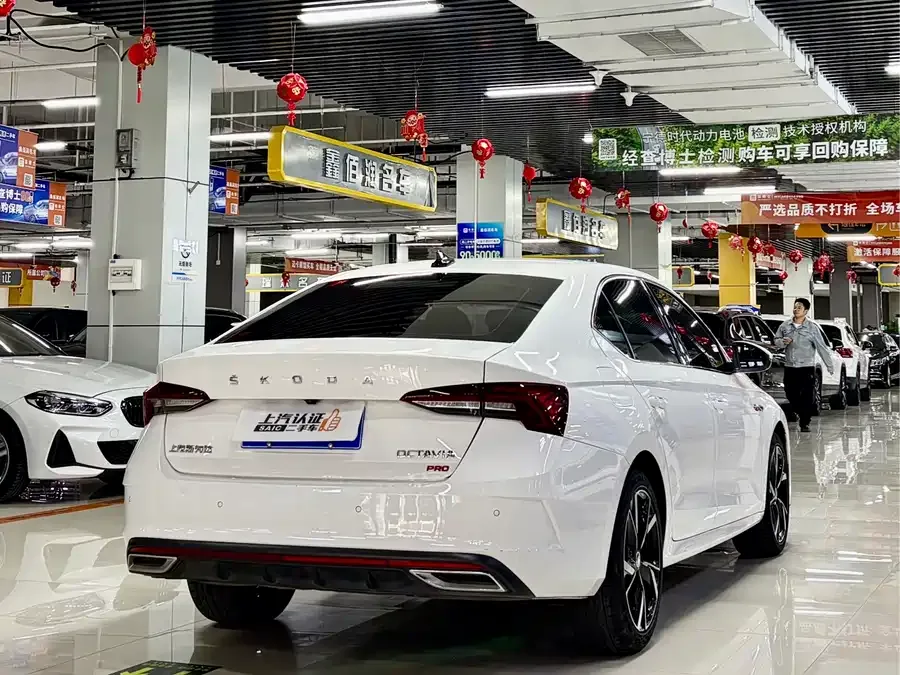Skoda Octavia Octavia 2022 PRO TSI280 Premium Edition 2022 — миниатюра 3