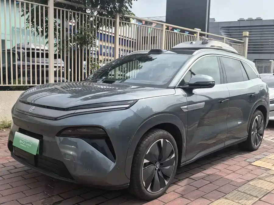 BYD Tang L 2025