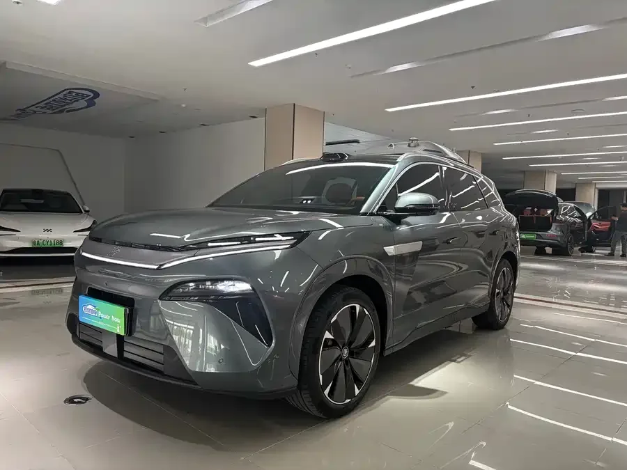 BYD Tang L 2025