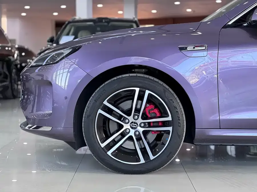 AITO M5 M5 2025 Extended Range Ultra 4WD Edition 2025 — миниатюра 2