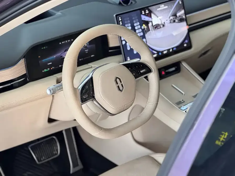 AITO M5 M5 2025 Extended Range Ultra 4WD Edition 2025 — миниатюра 3