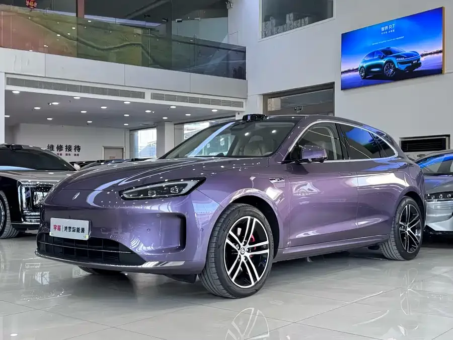 AITO M5 M5 2025 Extended Range Ultra 4WD Edition 2025 — фото 1, купить с доставкой в Москву