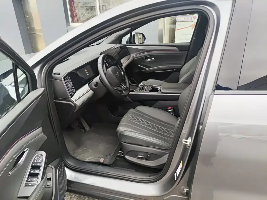 BYD Song L DM-i Song L DM-i 2025 Intelligent Driving Edition 112km Surpassing Edition 2025 — миниатюра 2