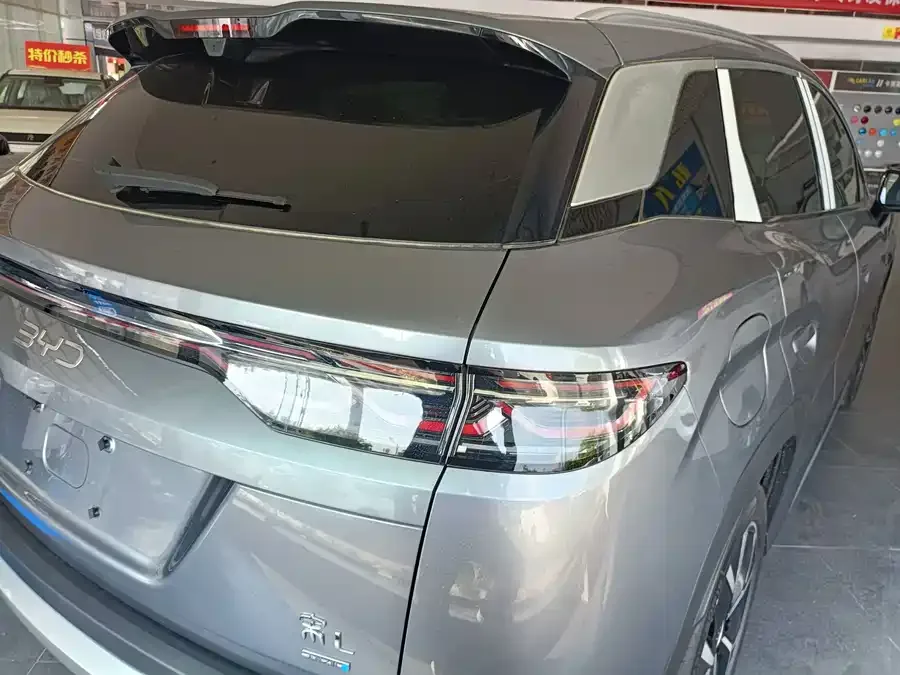 BYD Song L DM-i Song L DM-i 2026 200KM Super Edition 2026 — миниатюра 3