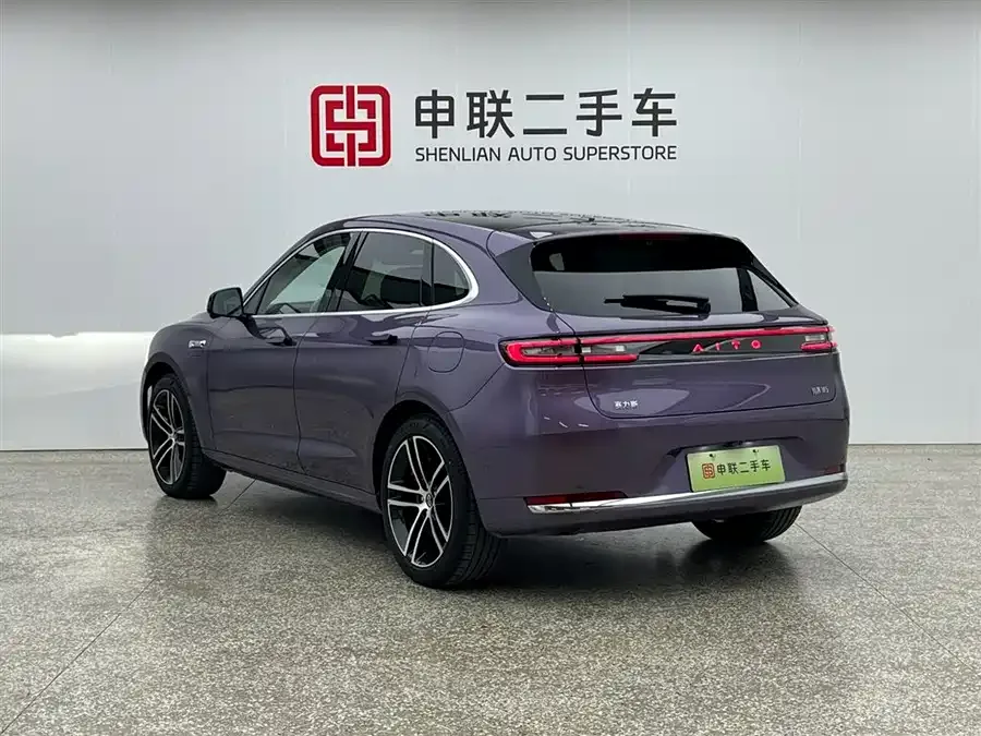 AITO M5 M5 2025 Extended Range Ultra 4WD Edition 2025 — миниатюра 3