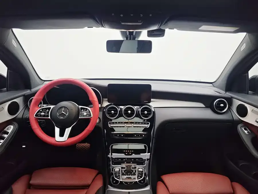 Mercedes-Benz GLC Coupe Mercedes-Benz GLC coupe 2022 facelift GLC 260 4MATIC coupe SUV 2022 — миниатюра 3
