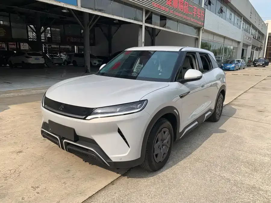 BYD Yuan UP Yuan UP 2024 401KM Leading Model 2024 — фото 1, купить с доставкой в Москву