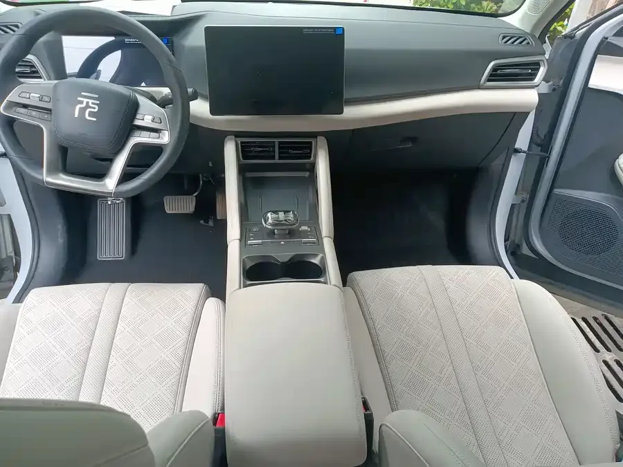 BYD Yuan UP Yuan UP 2024 401KM Leading Model 2024 — миниатюра 2