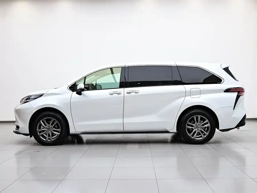 Toyota Sienna SIENNA 2026 2.5L Dual Engine 2WD Luxury Edition 2025 — миниатюра 2