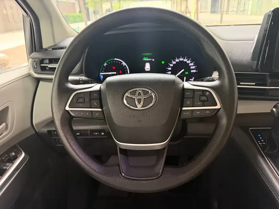Toyota Sienna SIENNA 2023 2.5L Hybrid Comfort Edition 2023 — миниатюра 3