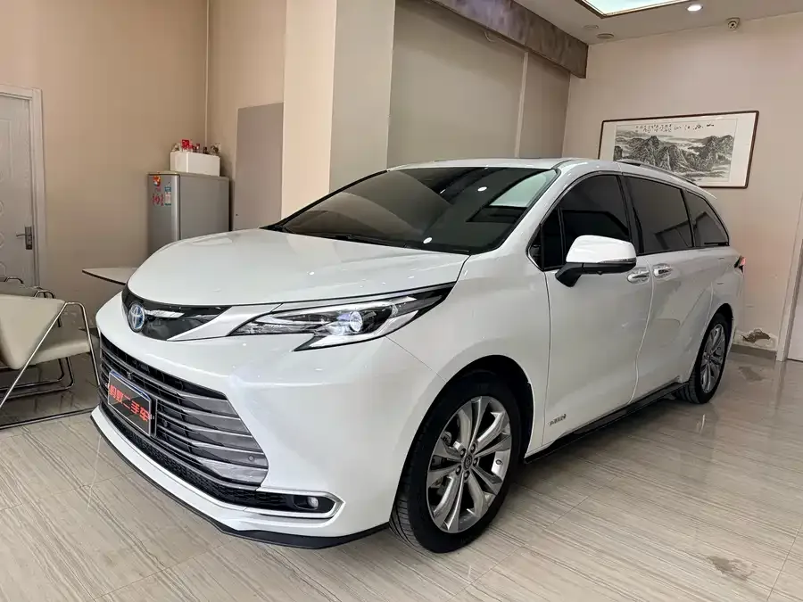 Toyota Sienna 2024