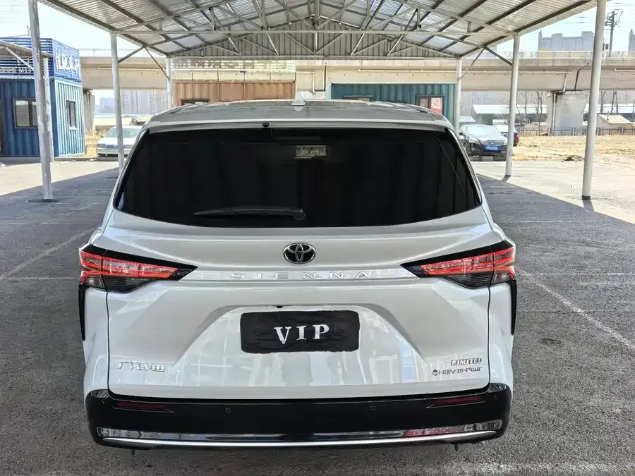 Toyota Sienna SIENNA 2024 2.5L Hybrid 4WD Premium Edition 2024 — миниатюра 5