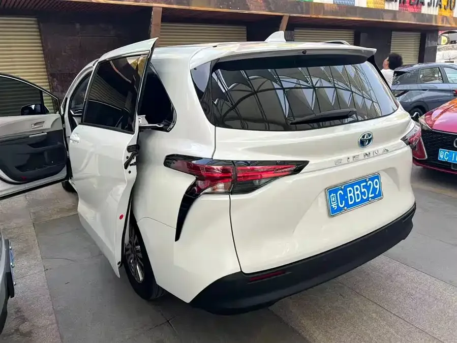 Toyota Sienna SIENNA 2023 2.5L Hybrid Comfort Edition 2023 — миниатюра 5