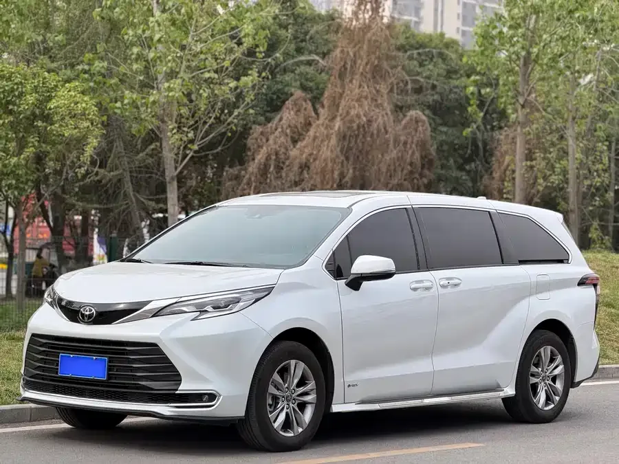 Toyota Sienna 2025