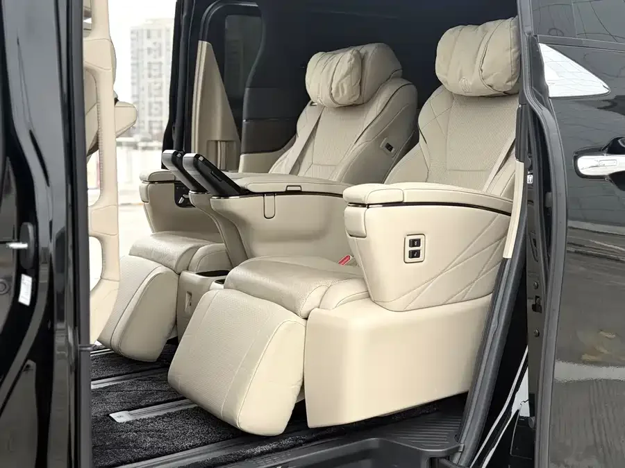 Toyota Crown Vellfire Vellfire 2024 Crown Hybrid 2.5L Supreme Executive Edition 2024 — миниатюра 2