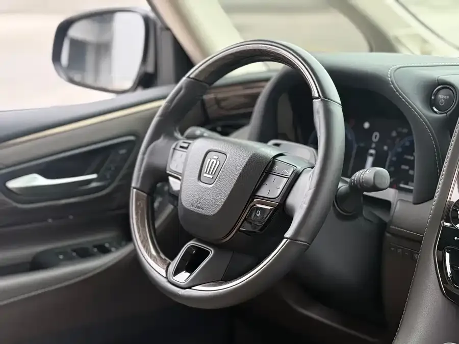 Toyota Crown Vellfire Vellfire 2024 Crown Hybrid 2.5L Supreme Executive Edition 2024 — миниатюра 3