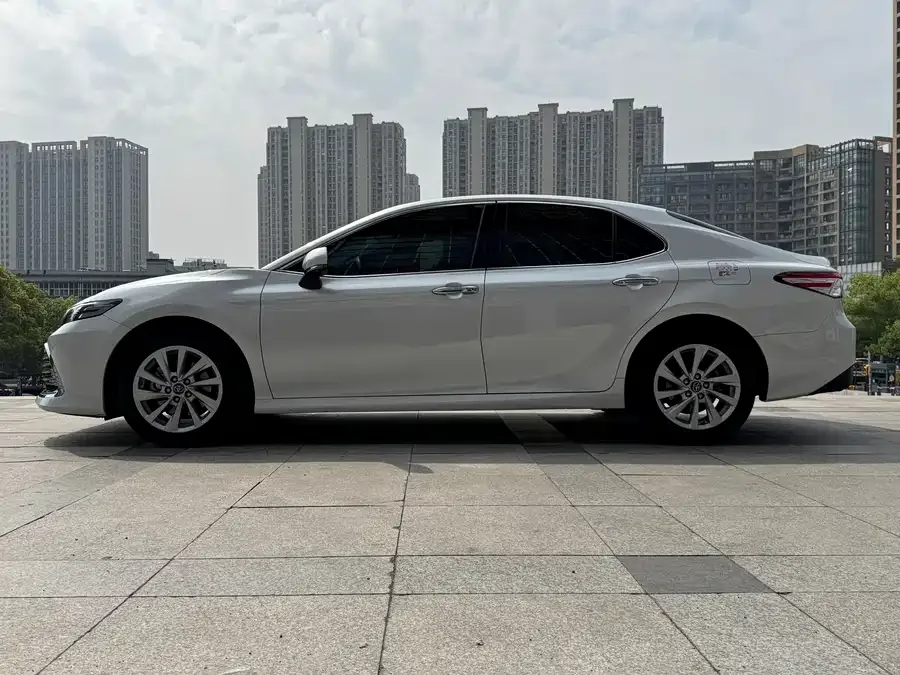 Toyota Camry Camry 2021 2.0G Deluxe Edition 2022 — миниатюра 4