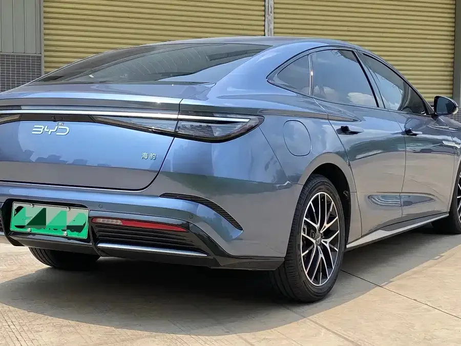 BYD seal Haibao 2024 Glory Edition DM-i 1.5L 121km Luxury 2024 — миниатюра 3