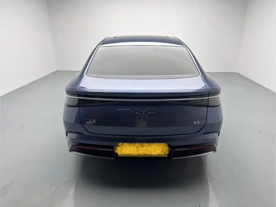 BYD Seal Haibao 2024 Glory Edition DM-i 1.5L 121km Luxury 2024 — миниатюра 2