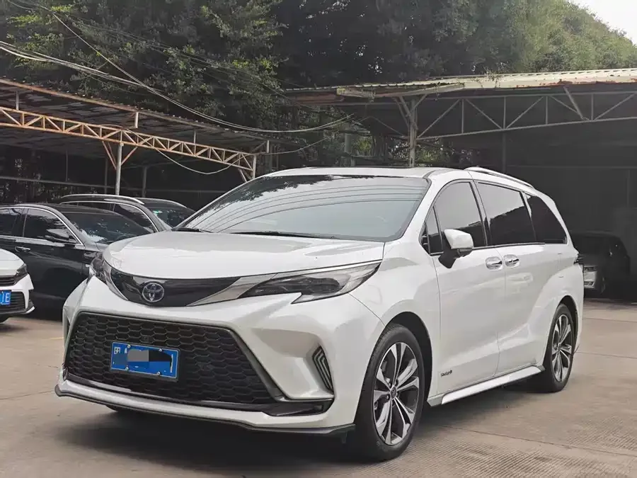 Toyota Granvia 2024