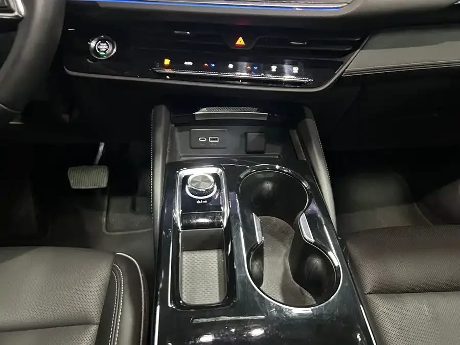 Buick Envision Plus Envision Plus 2024 Envision Plus 28T 4WD Premium Edition 2024 — миниатюра 3