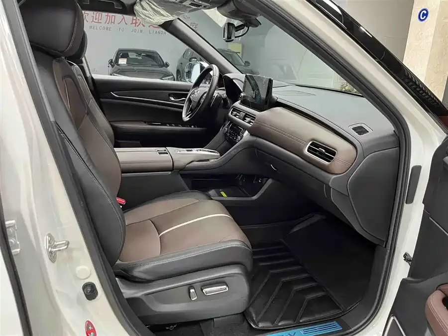 Honda UR-V 2023 370TURBO 4WD Honor Edition 2023 — миниатюра 4