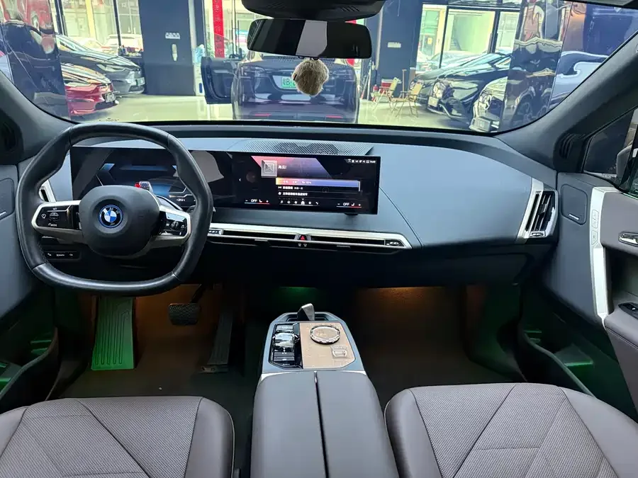 BMW iX 2023 xDrive40 2023 — миниатюра 3