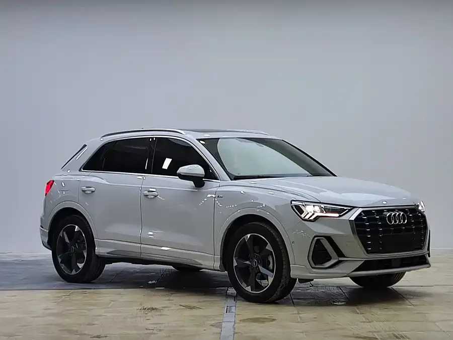 Audi Q3 2022 35 TFSI Fashionable and Dynamic 2022 — миниатюра 3