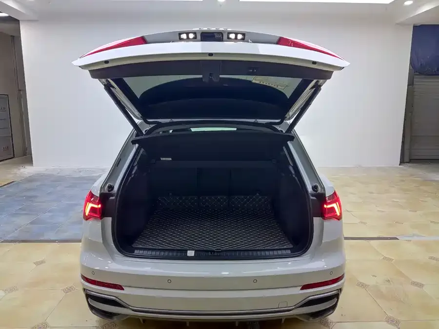 Audi Q3 2022 35 TFSI Fashionable and Dynamic 2022 — миниатюра 5
