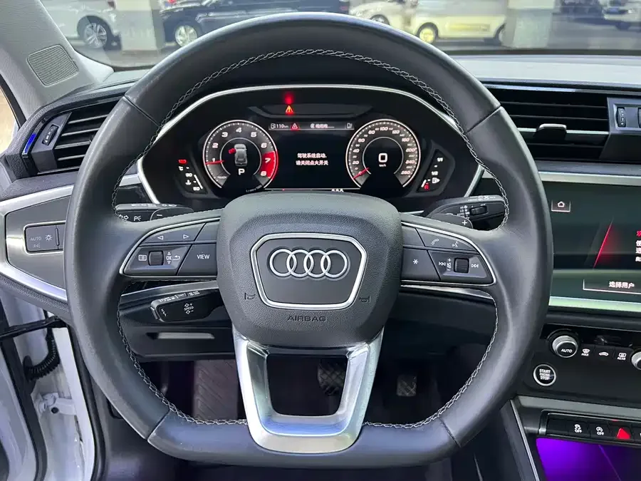 Audi Q3 2023 35 TFSI Fashion Dynamic Edition (1.4T) 2023 — миниатюра 4