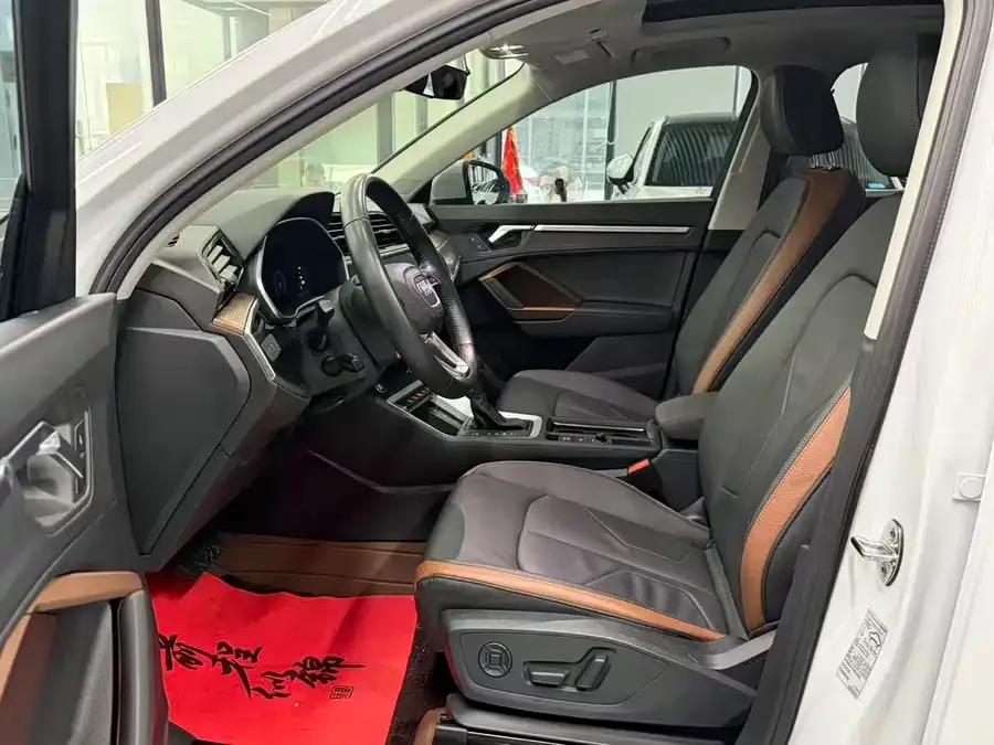 Audi Q3 2022 35 TFSI Fashionable and Dynamic 2022 — миниатюра 2