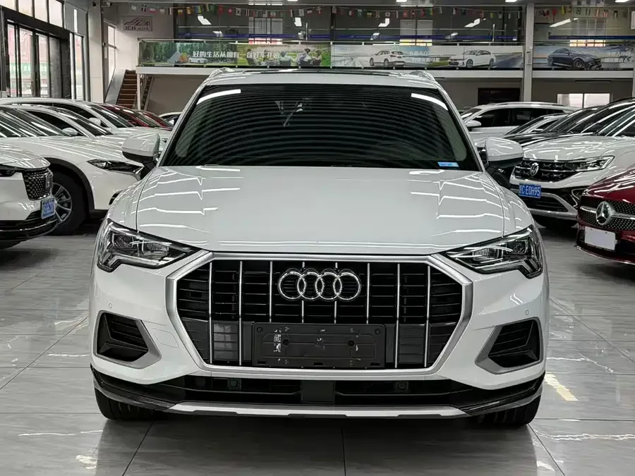 Audi Q3 2022 35 TFSI Fashionable and Dynamic 2022 — миниатюра 3