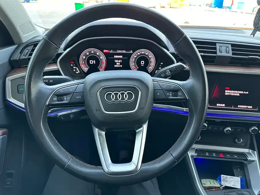 Audi Q3 2022 35 TFSI Fashionable and Elegant 2022 — миниатюра 2