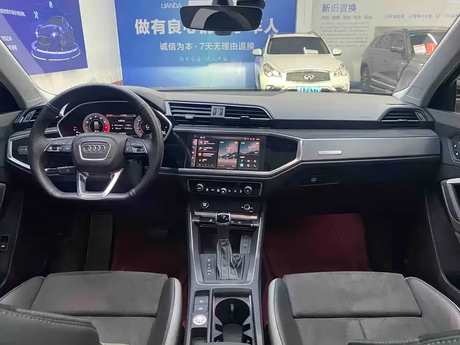 Audi Q3 2022 35 TFSI Fashionable and Dynamic 2022 — миниатюра 5