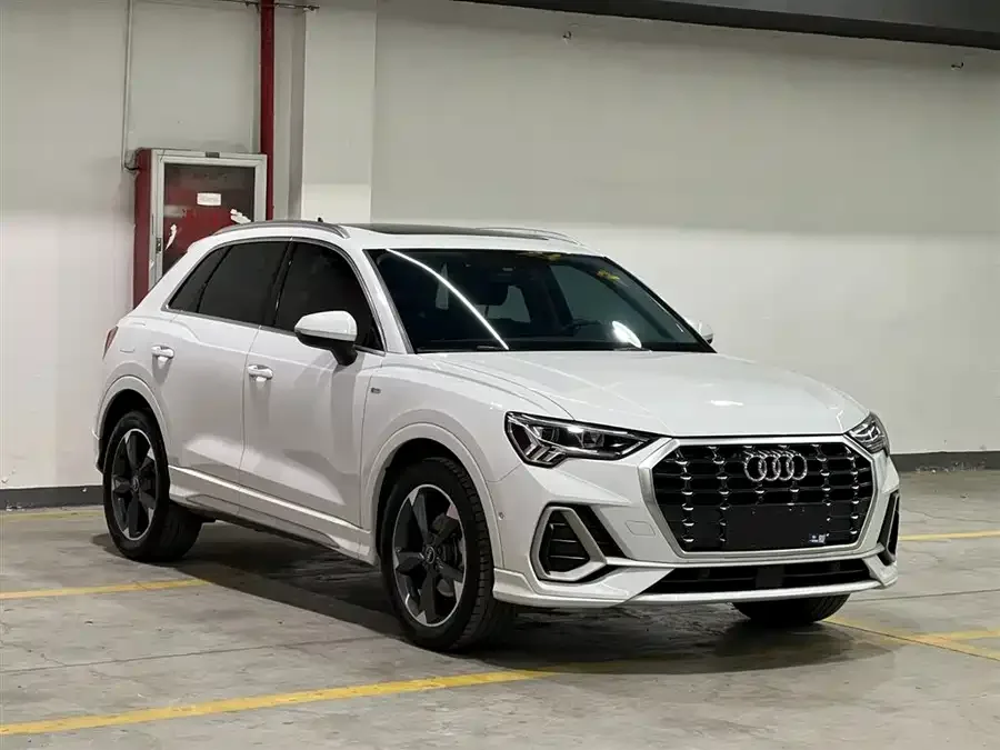 Audi Q3 2022 35 TFSI Fashionable and Dynamic 2022 — миниатюра 3