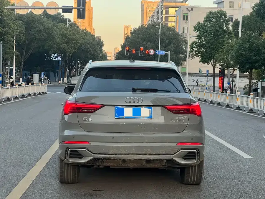 Audi Q3 2024 35 TFSI Fashion Dynamic Edition 2024 — миниатюра 2