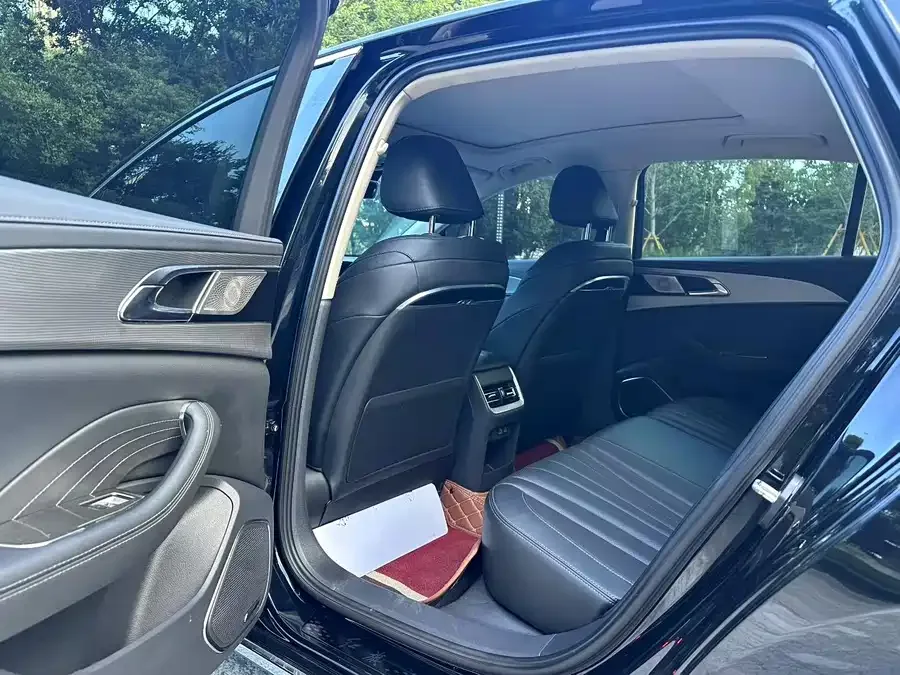 Hongqi H5 Hongqi H5 2023 1.5T DCT Zhilian Qiyun Edition 2023 — миниатюра 2
