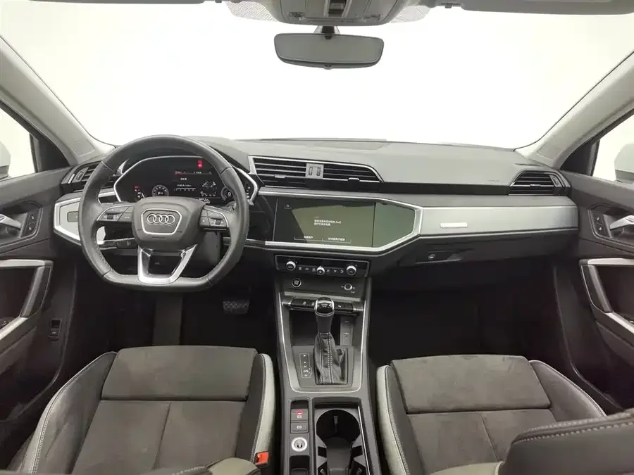 Audi Q3 2023 35 TFSI Fashion Dynamic Edition (1.5T) 2023 — миниатюра 2