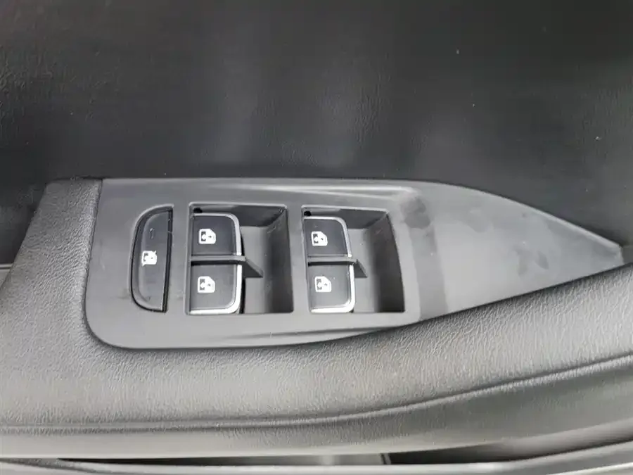 Hongqi H5 Hongqi H5 2022 Classic Model 1.8T Automatic Intelligent Connection Flagship Edition 2023 — миниатюра 3