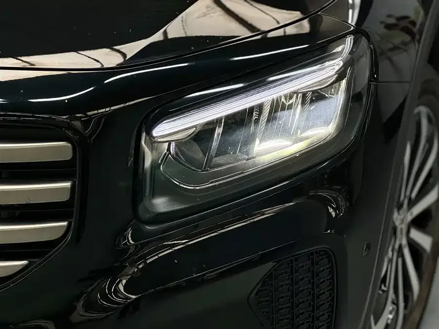 Mercedes-Benz GLB-Class Mercedes-Benz GLB 2024 GLB 220 Fashion Edition 2024 — миниатюра 4