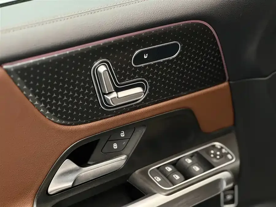 Mercedes-Benz GLB-Class Mercedes-Benz GLB 2024 GLB 220 Fashion Edition 2024 — миниатюра 5
