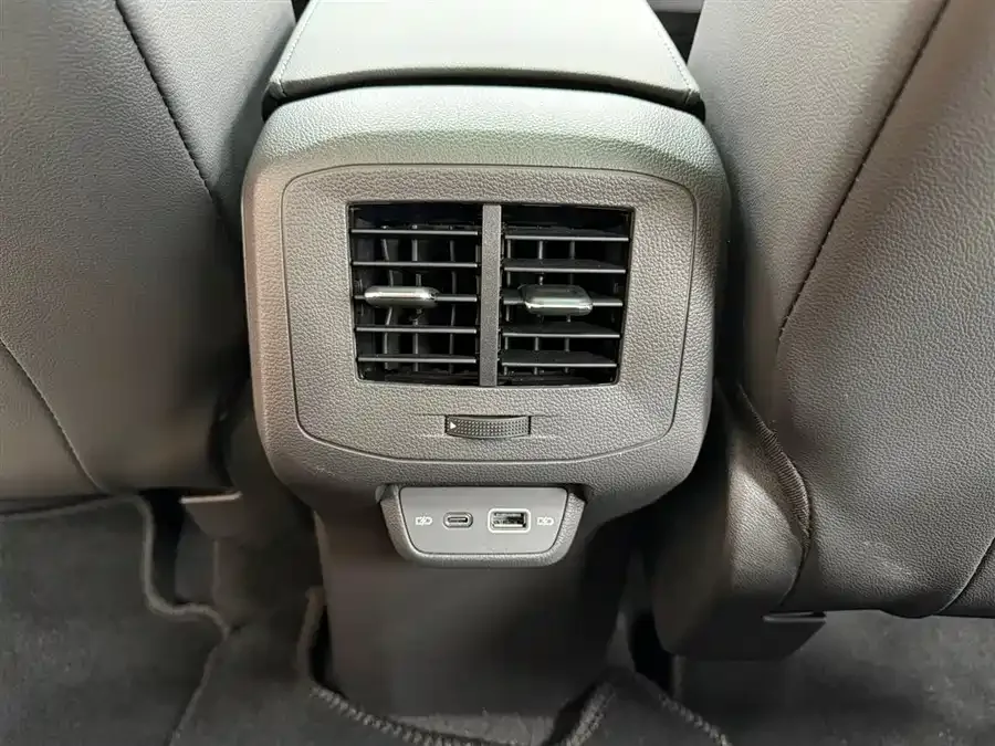 Volkswagen Tukai (T-Cross) Tukai 2023 facelift 1.5L automatic comfort version 2024 — миниатюра 5