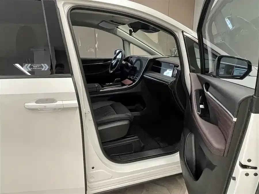 GAC Trumpchi E9 Trumpchi E9 2025 E9 Super Fast Charging Exclusive 2025 — миниатюра 5